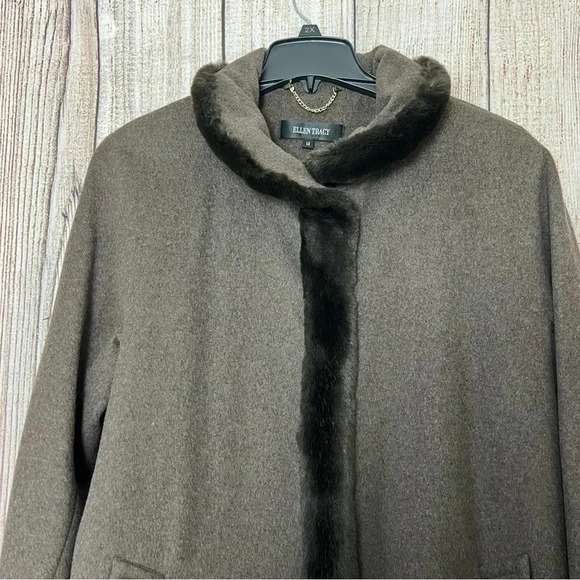 Ellen Tracy Wool Blend women’s Faux fur Coat size 14 - Picture 6 of 14
